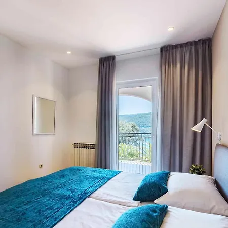 12 Apartment Rabac