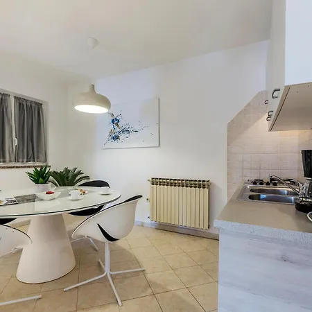 12 Apartment Rabac